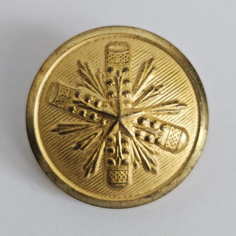 Hunt Valley Gold Tone Blazer Replacement Button Set of 8 Metal Embossed‎ Vintage